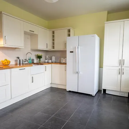 Entire Home In Streatham With Lovely Views & Ultra Fast Wi-Fi Norbury  Buitenkant foto