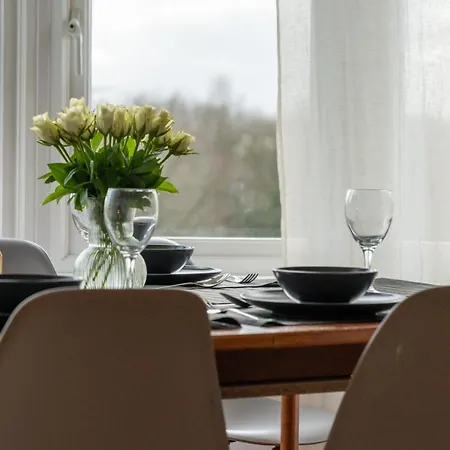 Entire Home In Streatham With Lovely Views & Ultra Fast Wi-Fi Norbury  Buitenkant foto